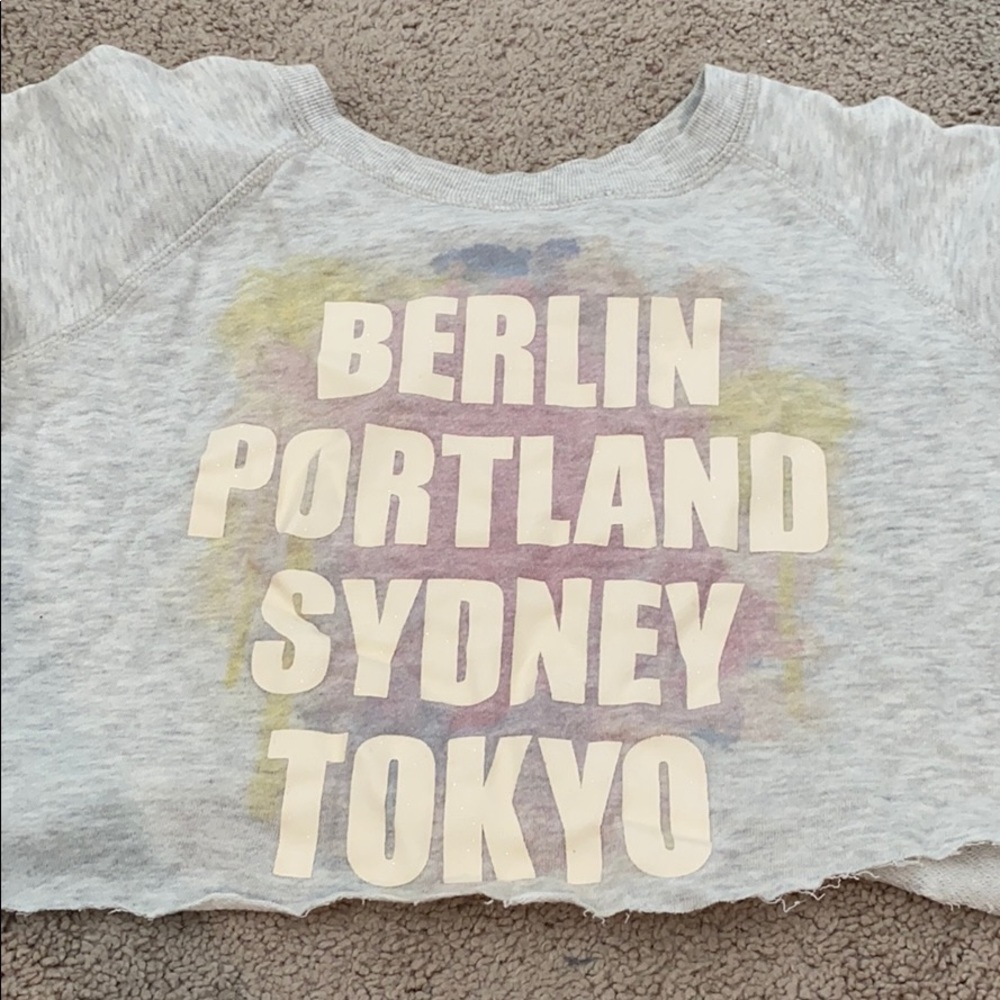 H&M shopping capitals shirt